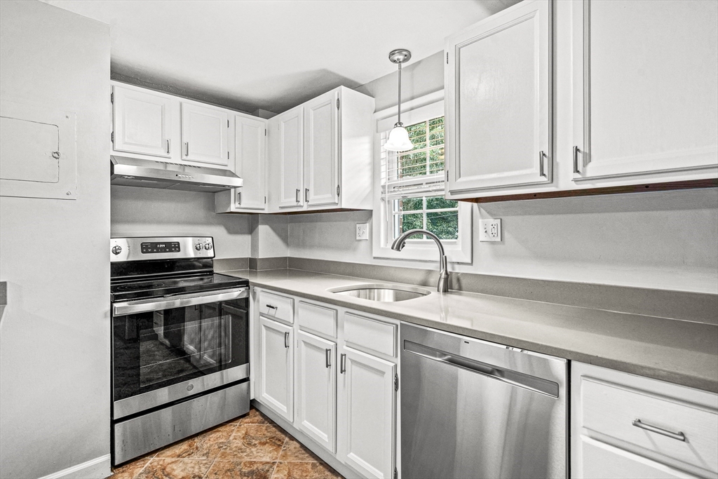 29 Arlington Rd, Woburn, Massachusetts, 2 Bedrooms Bedrooms, 4 Rooms Rooms,1 BathroomBathrooms,Residential,For Sale,Arlington Rd,73488979