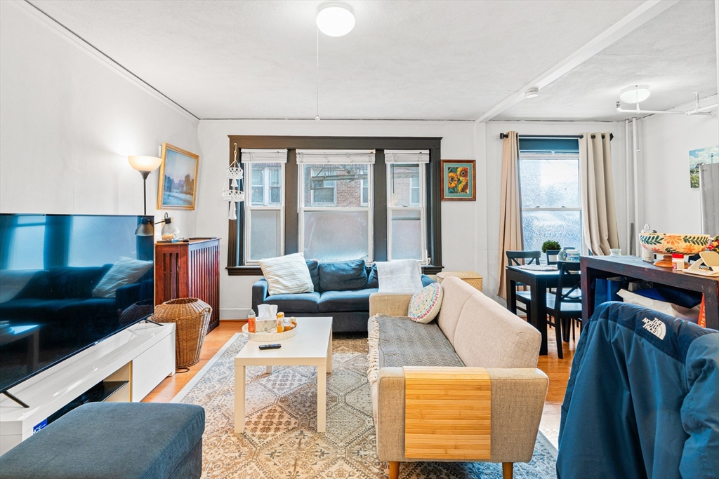 1607 Commonwealth Ave, Boston, Massachusetts, 1 Bedroom Bedrooms, 3 Rooms Rooms,1 BathroomBathrooms,Residential,For Sale,Commonwealth Ave,73488982