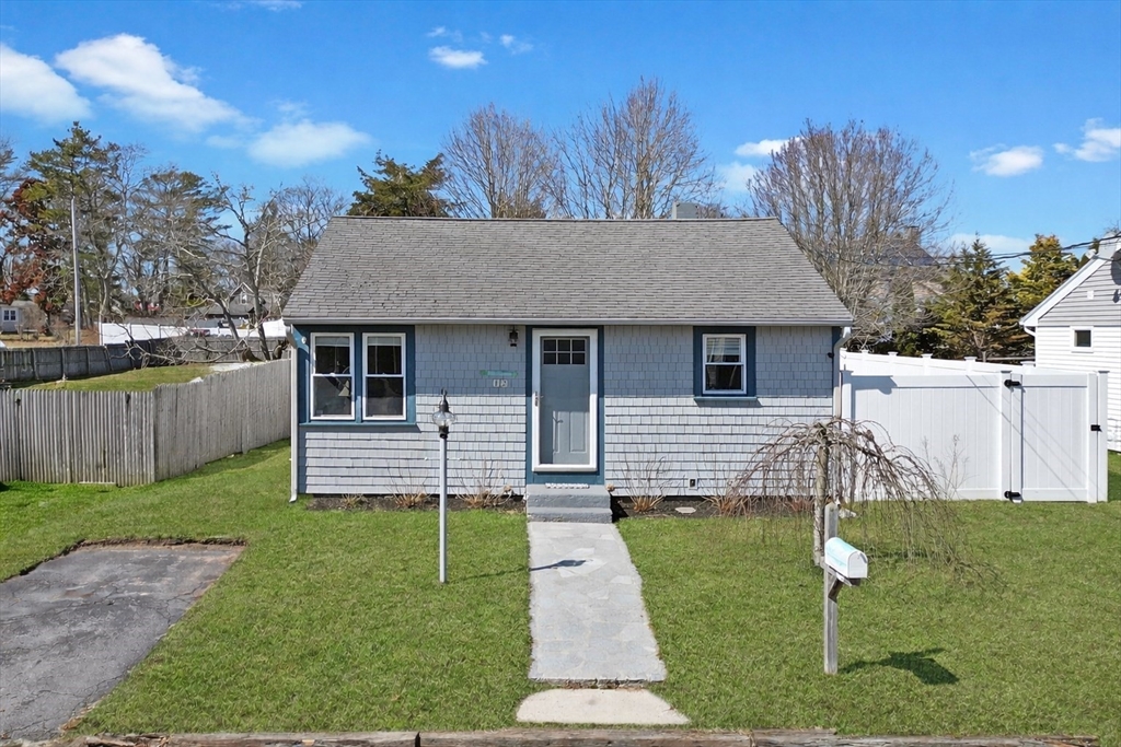 12 Mason St Ext, Wareham, Massachusetts, 2 Bedrooms Bedrooms, 4 Rooms Rooms,1 BathroomBathrooms,Residential,For Sale,Mason St Ext,73488910
