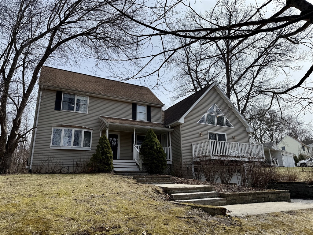 9 Dana Hl, Belchertown, Massachusetts, 4 Bedrooms Bedrooms, 7 Rooms Rooms,2 BathroomsBathrooms,Residential,For Sale,Dana Hl,73488884