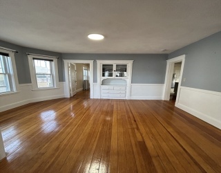 19 Oakland, Watertown, Massachusetts, 3 Bedrooms Bedrooms, 6 Rooms Rooms,1 BathroomBathrooms,Residential Lease,For Rent,Oakland,73488852