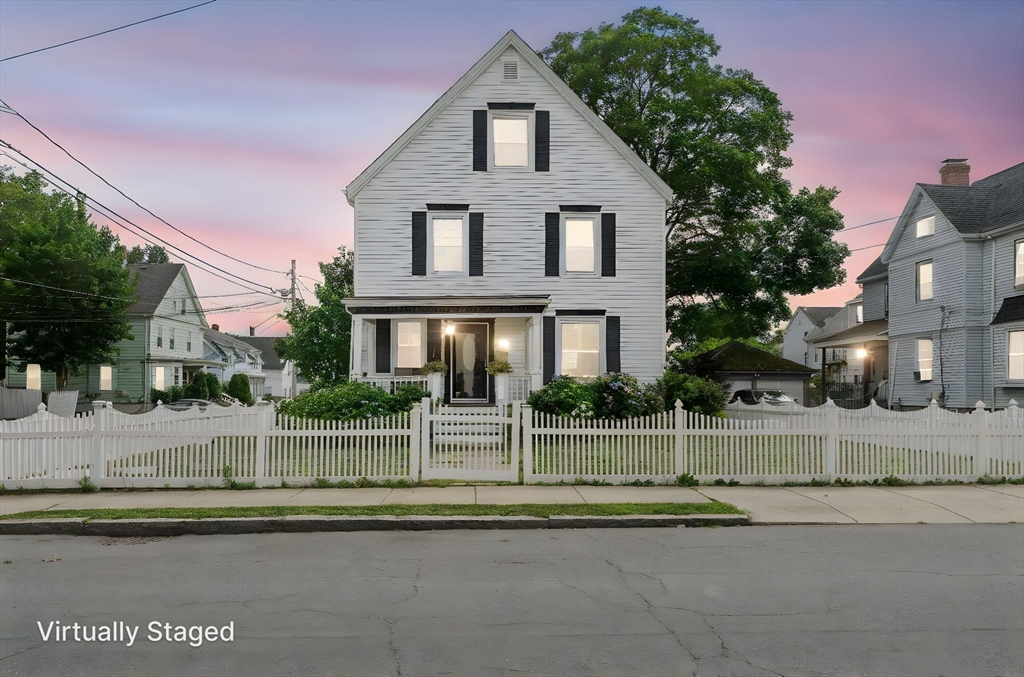 47 Clinton St, Framingham, Massachusetts, 6 Bedrooms Bedrooms, 8 Rooms Rooms,3 BathroomsBathrooms,Residential,For Sale,Clinton St,73488924