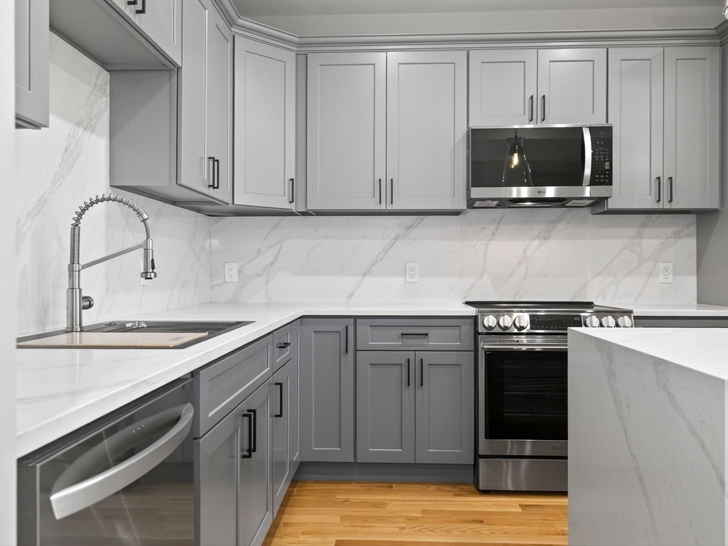 60 Stanley Street, Boston, Massachusetts, 3 Bedrooms Bedrooms, 5 Rooms Rooms,2 BathroomsBathrooms,Residential,For Sale,Stanley Street,73489063