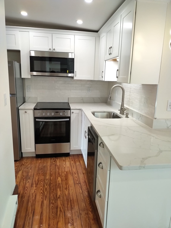 50 Waltham St, Boston, Massachusetts, 2 Bedrooms Bedrooms, 3 Rooms Rooms,1 BathroomBathrooms,Residential Lease,For Rent,Waltham St,73482063