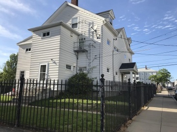 889 Pine, Fall River, Massachusetts, 1 Bedroom Bedrooms, 3 Rooms Rooms,1 BathroomBathrooms,Residential Lease,For Rent,Pine,73486938