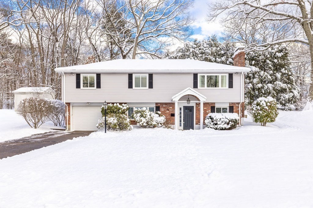 44 Agnes Dr, Framingham, Massachusetts, 4 Bedrooms Bedrooms, 9 Rooms Rooms,2.5 BathroomsBathrooms,Residential,For Sale,Agnes Dr,73470840