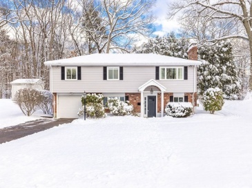 44 Agnes Dr, Framingham, Massachusetts, 4 Bedrooms Bedrooms, 9 Rooms Rooms,2.5 BathroomsBathrooms,Residential,For Sale,Agnes Dr,73470840