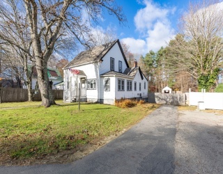 571 Wareham Street, Middleboro, Massachusetts, 3 Bedrooms Bedrooms, 7 Rooms Rooms,2 BathroomsBathrooms,Residential,For Sale,Wareham Street,73413601