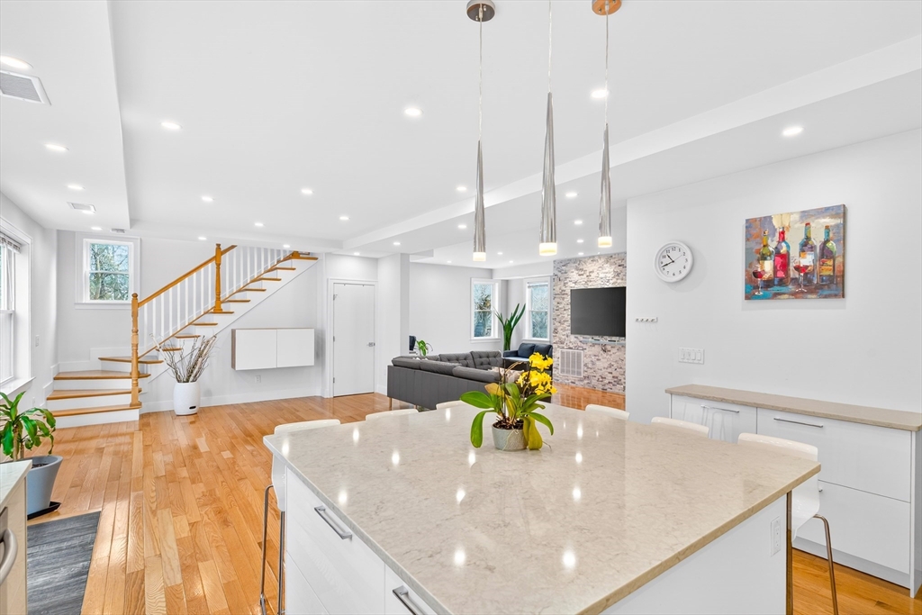 93 Alden Street, Dedham, Massachusetts, 5 Bedrooms Bedrooms, 7 Rooms Rooms,3.5 BathroomsBathrooms,Residential,For Sale,Alden Street,73489184