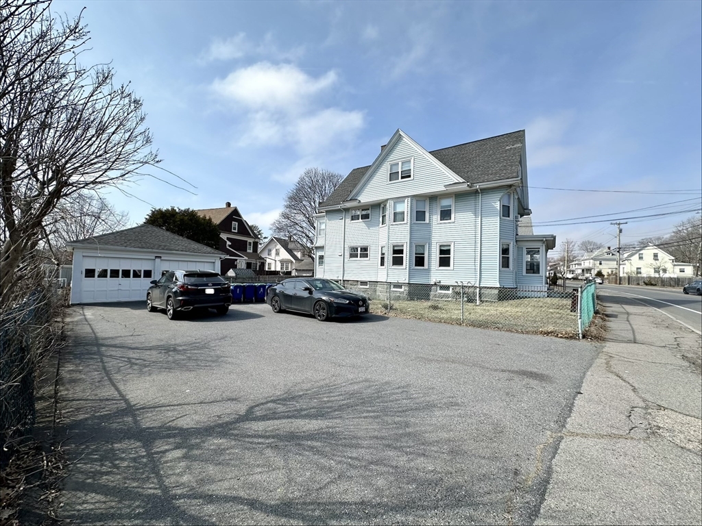 58 Franklin St, Braintree, Massachusetts, 2 Bedrooms Bedrooms, 5 Rooms Rooms,1 BathroomBathrooms,Residential Lease,For Rent,Franklin St,73489191