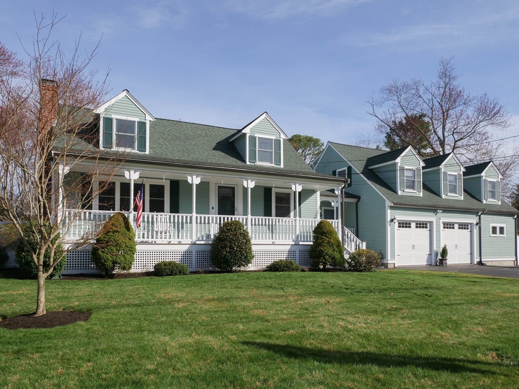 97 Hartwell Rd, Bedford, Massachusetts, 6 Bedrooms Bedrooms, 13 Rooms Rooms,4.5 BathroomsBathrooms,Residential Income,For Sale,Hartwell Rd,73489209