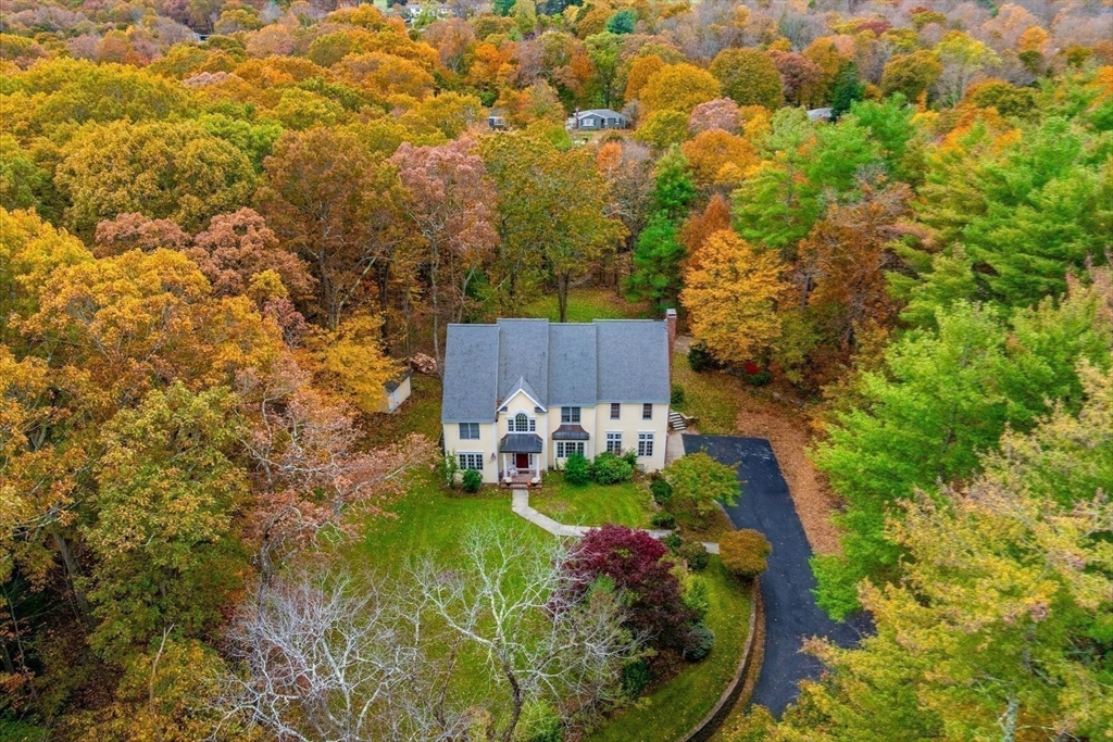 9 Fletcher St, Plainville, Massachusetts, 5 Bedrooms Bedrooms, 10 Rooms Rooms,3.5 BathroomsBathrooms,Residential,For Sale,Fletcher St,73489155