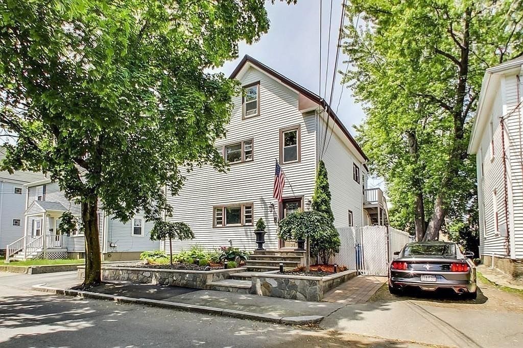 28 Francis, Waltham, Massachusetts, 2 Bedrooms Bedrooms, 4 Rooms Rooms,1 BathroomBathrooms,Residential Lease,For Rent,Francis,73489217