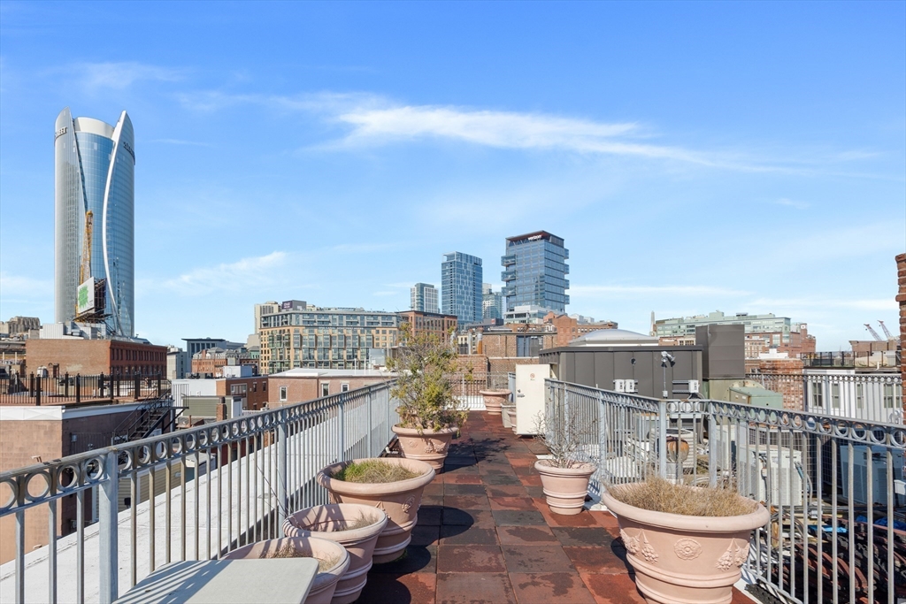 100 Salem Street, Boston, Massachusetts, 2 Bedrooms Bedrooms, 4 Rooms Rooms,2 BathroomsBathrooms,Residential Lease,For Rent,Salem Street,73489232