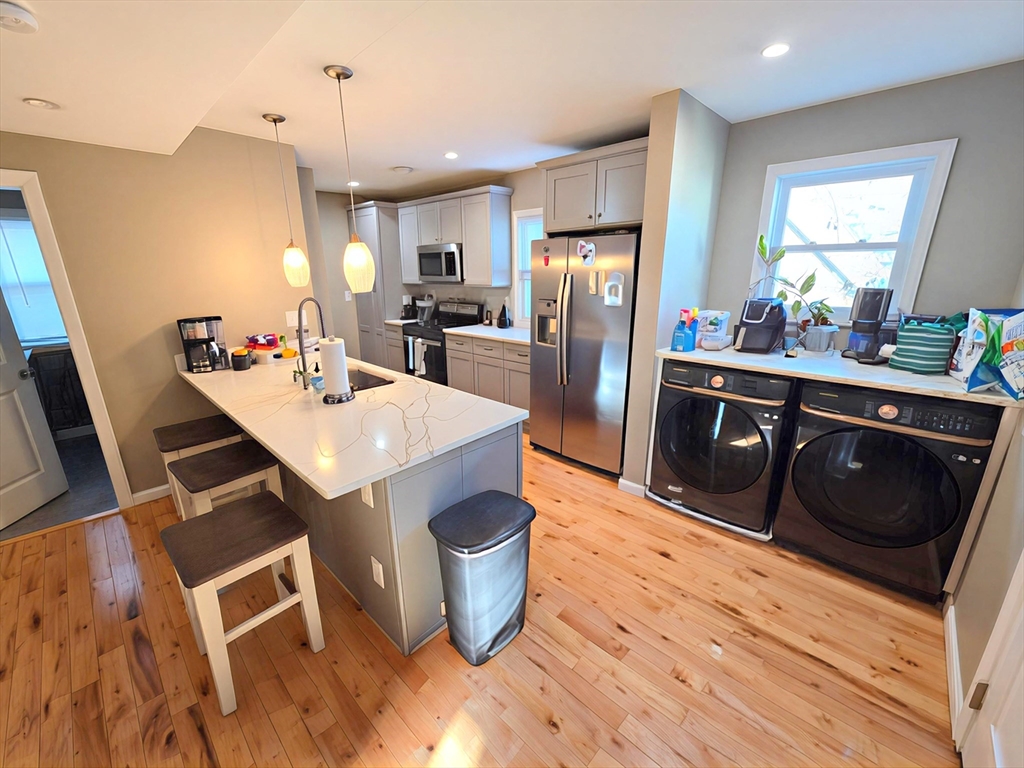 1 Theriault Ct, Cambridge, Massachusetts, 3 Bedrooms Bedrooms, 5 Rooms Rooms,2 BathroomsBathrooms,Residential Lease,For Rent,Theriault Ct,73489257