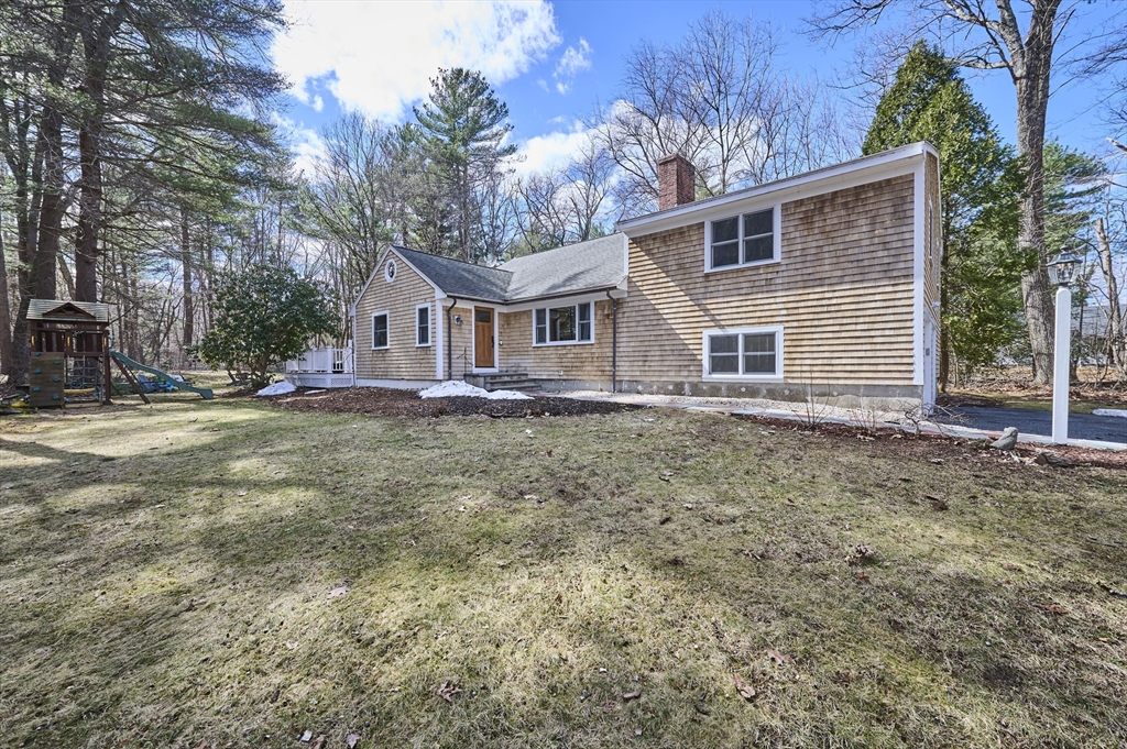 42 Troutbrook Road, Dover, Massachusetts, 4 Bedrooms Bedrooms, 9 Rooms Rooms,2.5 BathroomsBathrooms,Residential,For Sale,Troutbrook Road,73489282