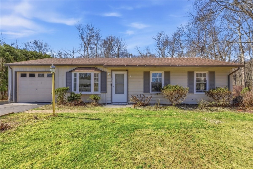 184 Joyce Ter, Whitman, Massachusetts, 3 Bedrooms Bedrooms, 5 Rooms Rooms,1 BathroomBathrooms,Residential,For Sale,Joyce Ter,73489302