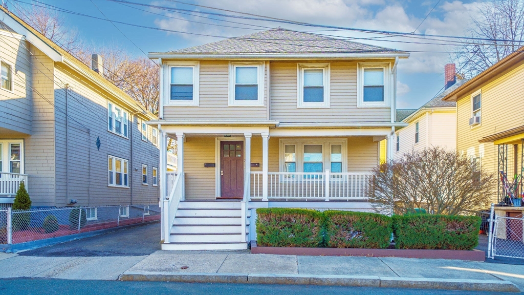 7 Smith Street, Medford, Massachusetts, 2 Bedrooms Bedrooms, 5 Rooms Rooms,1 BathroomBathrooms,Residential,For Sale,Smith Street,73489323