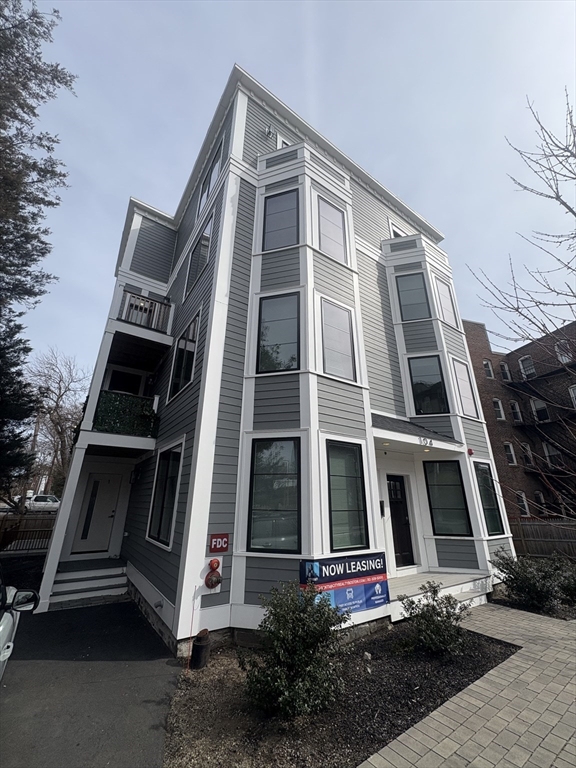 104-106 Warren, Boston, Massachusetts, 17 Bedrooms Bedrooms, 36 Rooms Rooms,12 BathroomsBathrooms,Residential Income,For Sale,Warren,73489349