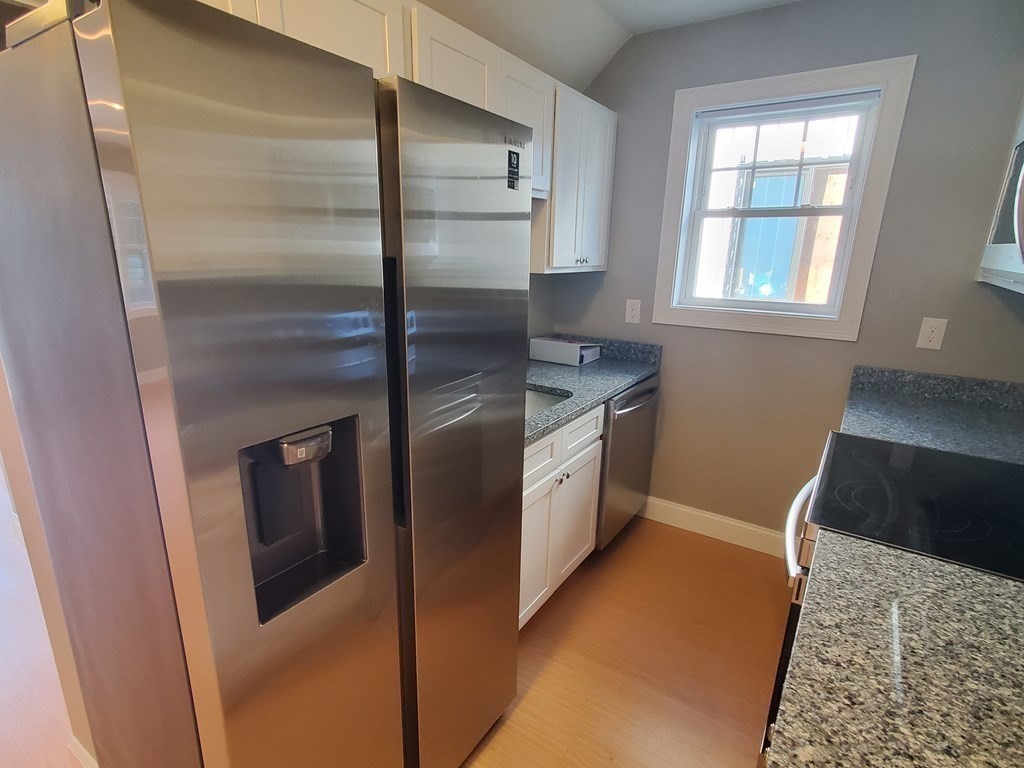 10 Ashton Street, Boston, Massachusetts, 2 Bedrooms Bedrooms, 4 Rooms Rooms,1 BathroomBathrooms,Residential Lease,For Rent,Ashton Street,73409742