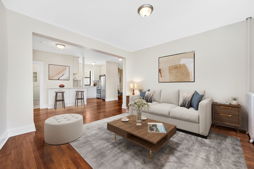 11 Park Dr, Boston, Massachusetts, 2 Bedrooms Bedrooms, 4 Rooms Rooms,1 BathroomBathrooms,Residential,For Sale,Park Dr,73489362