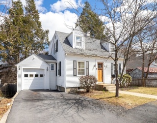 4 Winston Rd, Worcester, Massachusetts, 3 Bedrooms Bedrooms, 7 Rooms Rooms,2 BathroomsBathrooms,Residential,For Sale,Winston Rd,73489380