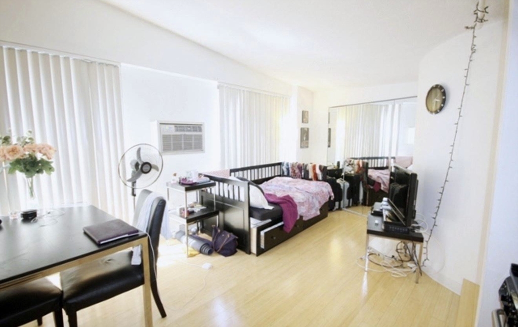 12 Stoneholm St, Boston, Massachusetts, 1 Room Rooms,1 BathroomBathrooms,Residential Lease,For Rent,Stoneholm St,73489401