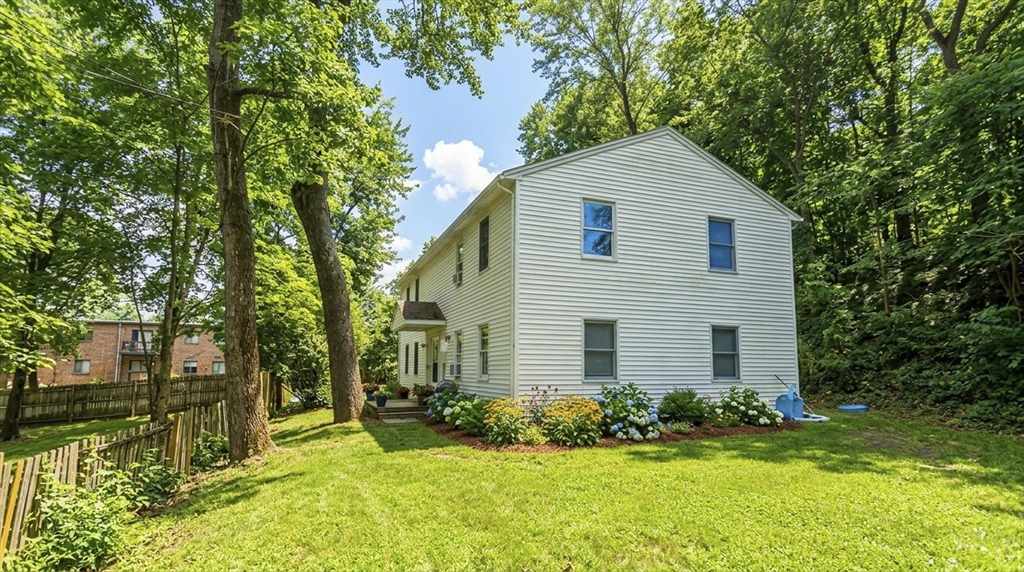 18-20 Summer St, Agawam, Massachusetts, 6 Bedrooms Bedrooms, 10 Rooms Rooms,3 BathroomsBathrooms,Residential Income,For Sale,Summer St,73489445