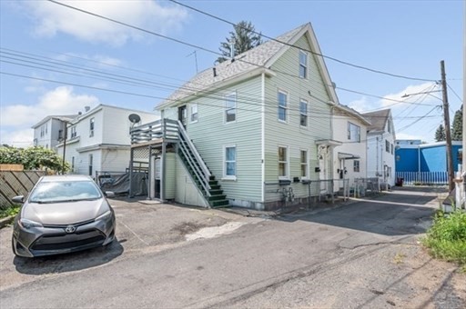 8 Cedar Court, Lowell, Massachusetts, 3 Bedrooms Bedrooms, 5 Rooms Rooms,1 BathroomBathrooms,Residential Lease,For Rent,Cedar Court,73489429