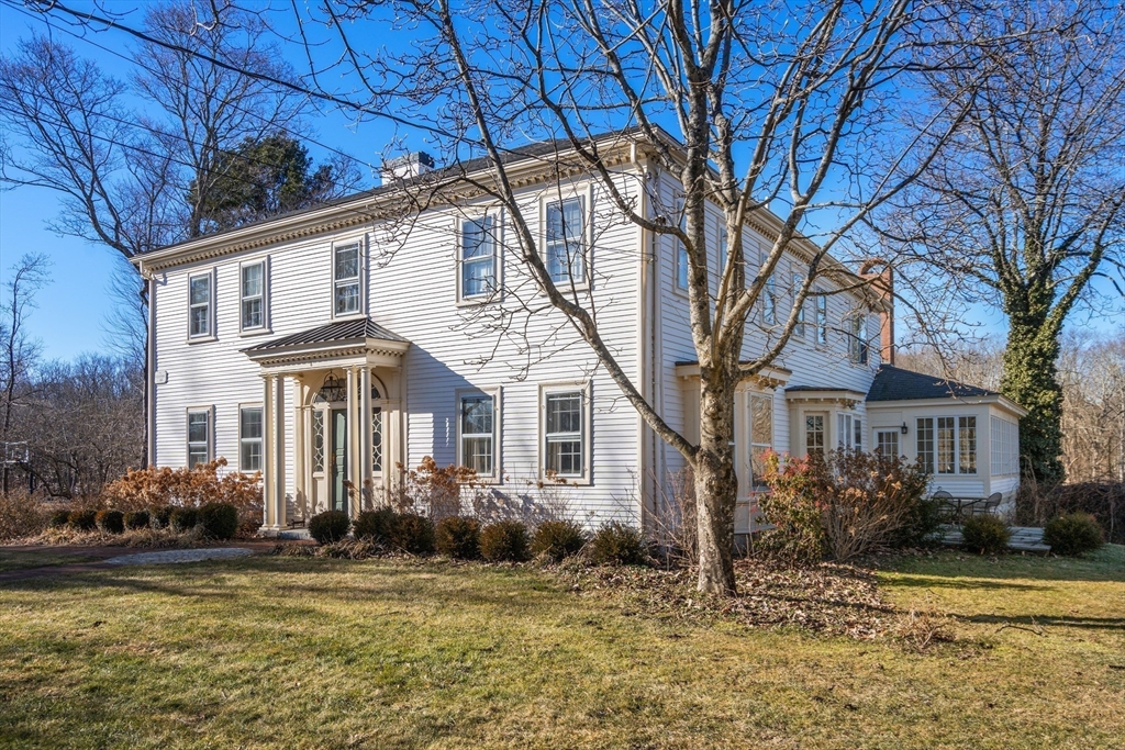 8 Washington Street, Sherborn, Massachusetts, 5 Bedrooms Bedrooms, 11 Rooms Rooms,5 BathroomsBathrooms,Residential,For Sale,Washington Street,73489477