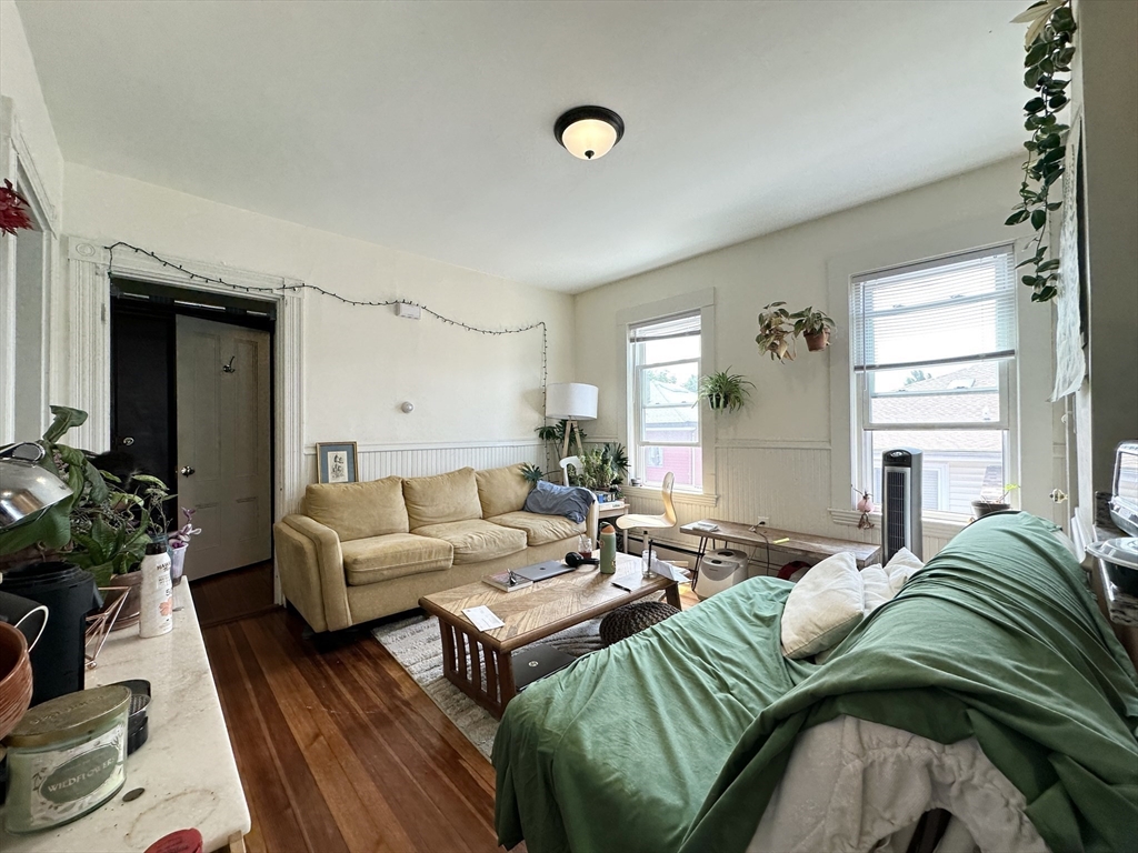 146 Webster Avenue, Cambridge, Massachusetts, 3 Bedrooms Bedrooms, 4 Rooms Rooms,1 BathroomBathrooms,Residential Lease,For Rent,Webster Avenue,73489499