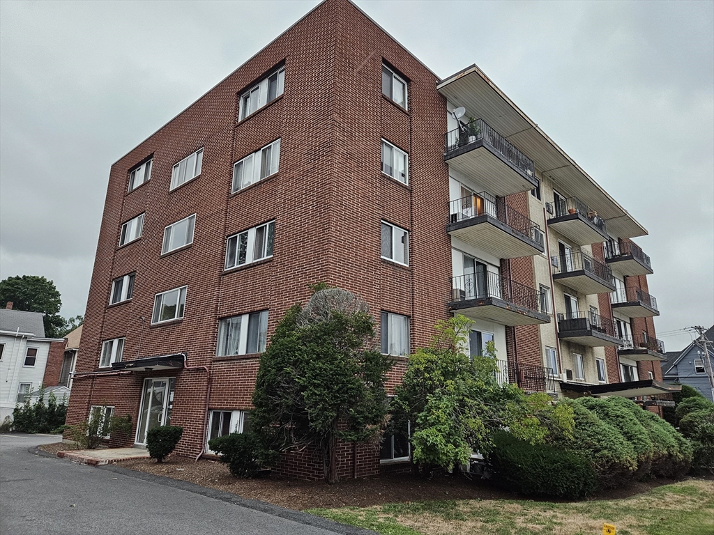 80 Main Street, Malden, Massachusetts, 1 Bedroom Bedrooms, 3 Rooms Rooms,1 BathroomBathrooms,Residential Lease,For Rent,Main Street,73489519