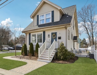 144 Bishop St, Framingham, Massachusetts, 3 Bedrooms Bedrooms, 7 Rooms Rooms,1.5 BathroomsBathrooms,Residential,For Sale,Bishop St,73489521