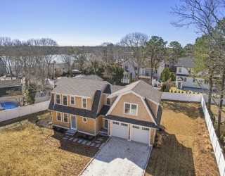 63 Ovington Dr, Falmouth, Massachusetts, 4 Bedrooms Bedrooms, 7 Rooms Rooms,2.5 BathroomsBathrooms,Residential,For Sale,Ovington Dr,73486387