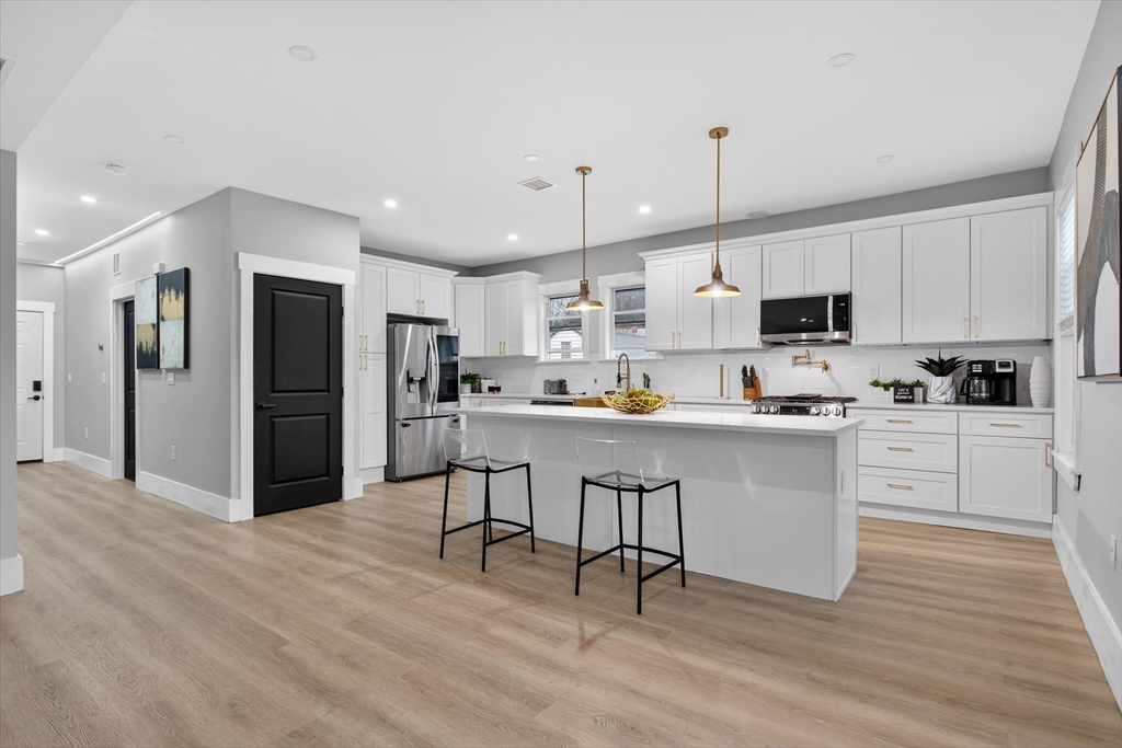 19 Standard, Boston, Massachusetts, 4 Bedrooms Bedrooms, 8 Rooms Rooms,3.5 BathroomsBathrooms,Residential,For Sale,Standard,73489528