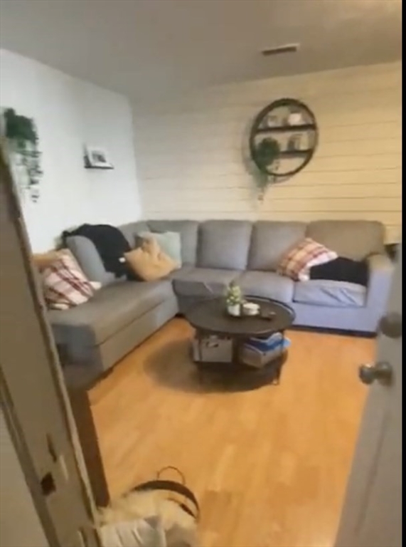 166 West Sixth Street, Boston, Massachusetts, 1 Bedroom Bedrooms, 2 Rooms Rooms,1 BathroomBathrooms,Residential Lease,For Rent,West Sixth Street,73489537