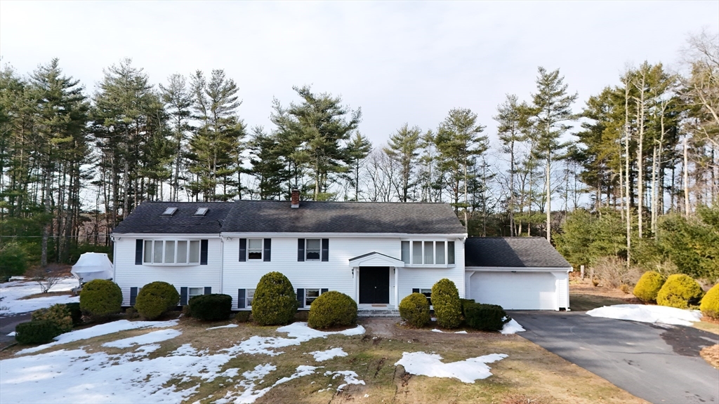 7 Randall Rd, Rochester, Massachusetts, 3 Bedrooms Bedrooms, 11 Rooms Rooms,2.5 BathroomsBathrooms,Residential,For Sale,Randall Rd,73489547