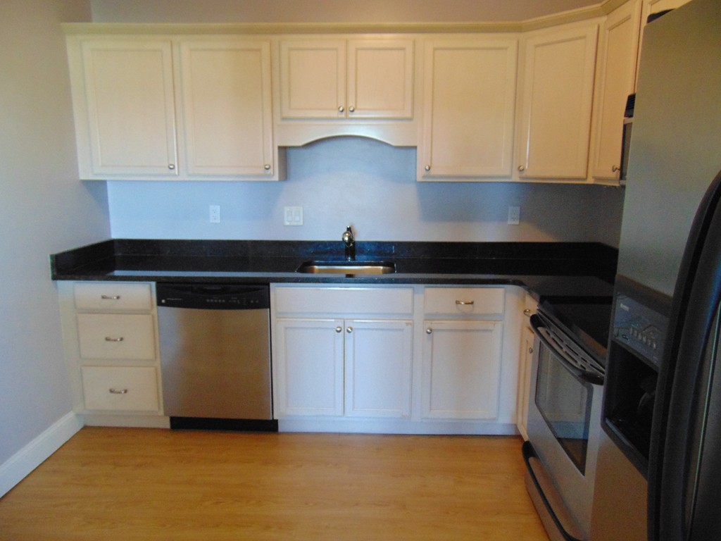 200 Cove Way, Quincy, Massachusetts, 1 Bedroom Bedrooms, 4 Rooms Rooms,1 BathroomBathrooms,Residential Lease,For Rent,Cove Way,73489561