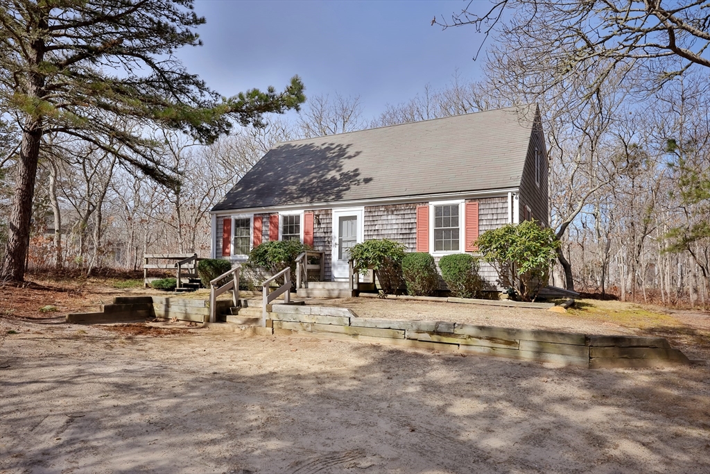 18 Windsor Drive, Edgartown, Massachusetts, 3 Bedrooms Bedrooms, 6 Rooms Rooms,2 BathroomsBathrooms,Residential,For Sale,Windsor Drive,73489567