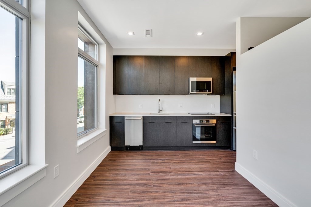 99 Sumner, Boston, Massachusetts, 1 Bedroom Bedrooms, 3 Rooms Rooms,1 BathroomBathrooms,Residential Lease,For Rent,Sumner,73489568