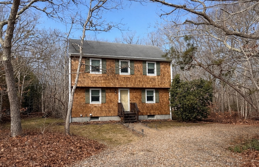52 Windsor Drive, Edgartown, Massachusetts, 3 Bedrooms Bedrooms, 5 Rooms Rooms,2 BathroomsBathrooms,Residential,For Sale,Windsor Drive,73489622