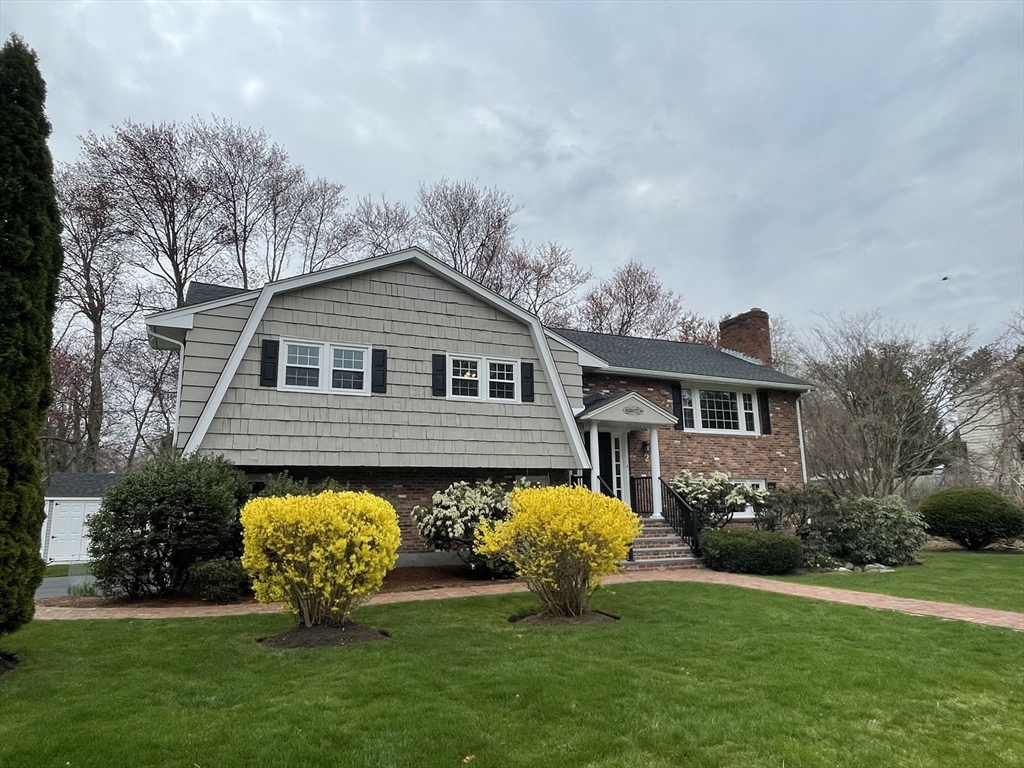 2 Barrett Road, Lexington, Massachusetts, 4 Bedrooms Bedrooms, 8 Rooms Rooms,2.5 BathroomsBathrooms,Residential Lease,For Rent,Barrett Road,73489563
