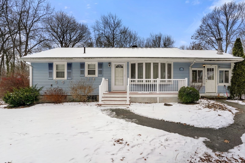 28 Bayberry Ln, Cohasset, Massachusetts, 3 Bedrooms Bedrooms, 5 Rooms Rooms,1.5 BathroomsBathrooms,Residential,For Sale,Bayberry Ln,73461877