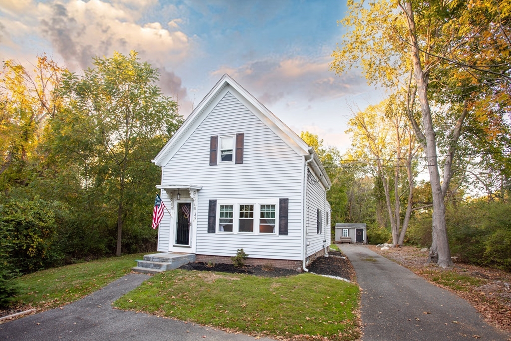 245-R Laurel St, East Bridgewater, Massachusetts, 3 Bedrooms Bedrooms, 6 Rooms Rooms,1 BathroomBathrooms,Residential,For Sale,Laurel St,73439864