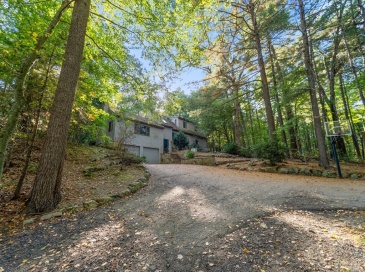 41 Orchard Avenue, Weston, Massachusetts, 4 Bedrooms Bedrooms, 8 Rooms Rooms,2.5 BathroomsBathrooms,Residential,For Sale,Orchard Avenue,73453006