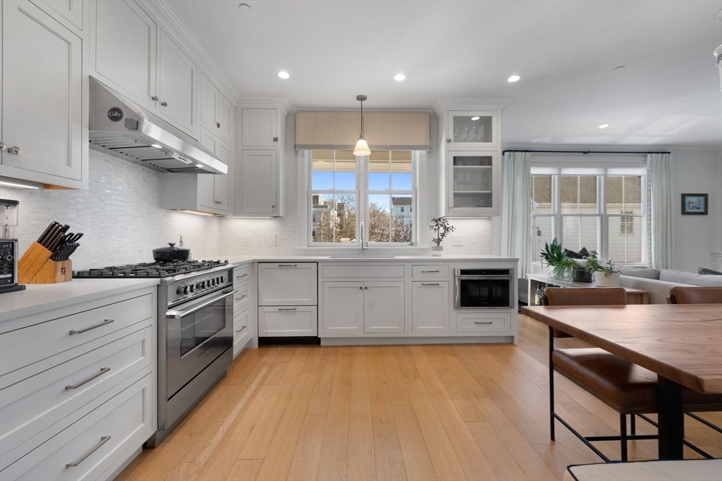 38 P St, Boston, Massachusetts, 2 Bedrooms Bedrooms, 4 Rooms Rooms,2 BathroomsBathrooms,Residential,For Sale,P St,73470273