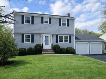 16 Briarwood Avenue, Reading, Massachusetts, 4 Bedrooms Bedrooms, 7 Rooms Rooms,2 BathroomsBathrooms,Residential,For Sale,Briarwood Avenue,73472553