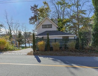 2 Meetinghouse Road, Truro, Massachusetts, 4 Bedrooms Bedrooms, 7 Rooms Rooms,2.5 BathroomsBathrooms,Residential,For Sale,Meetinghouse Road,73457802