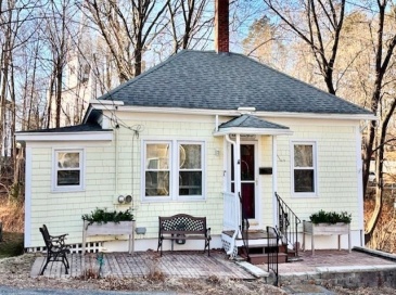447 Stevens St, North Andover, Massachusetts, 1 Bedroom Bedrooms, 4 Rooms Rooms,1 BathroomBathrooms,Residential,For Sale,Stevens St,73463457