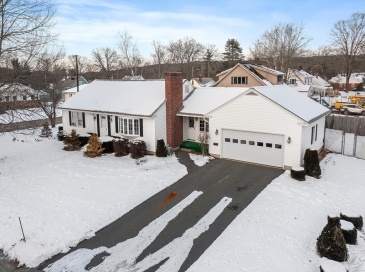 31 Locke Ave, Athol, Massachusetts, 2 Bedrooms Bedrooms, 5 Rooms Rooms,1.5 BathroomsBathrooms,Residential,For Sale,Locke Ave,73461294